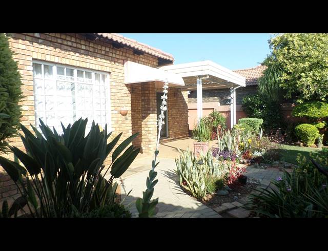 2 BEDROOM HOUSE SOLD IN THERESAPARK